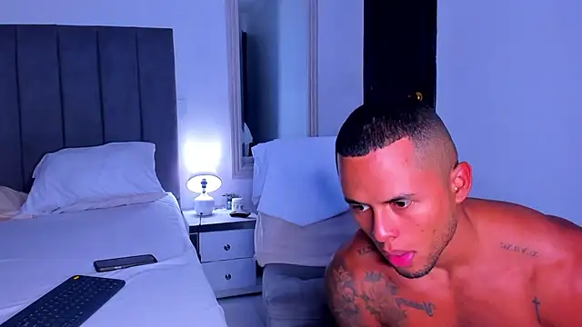 Snapshot of ethan_brown_ chatting on 10-12-25, 11:59 ethan brown online show from 10-12-25, 11:59