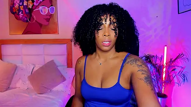 Snapshot of AitanaBrown_ chatting on 02-25-26, 06:17 AitanaBrown online show from 02-25-26, 06:17