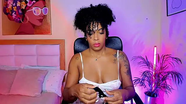 Snapshot of AitanaBrown_ chatting on 02-27-26, 09:26 AitanaBrown online show from 02-27-26, 09:26