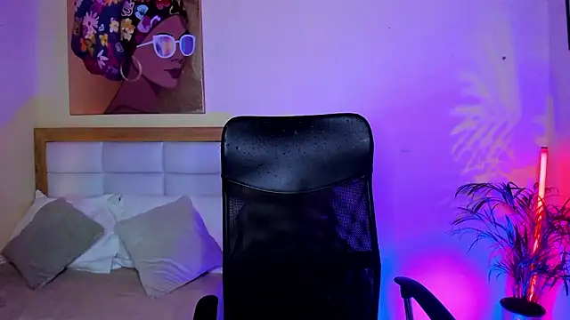 Snapshot of AitanaBrown_ chatting on 03-17-26, 09:29 AitanaBrown online show from 03-17-26, 09:29