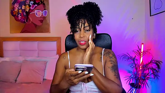 Snapshot of AitanaBrown_ chatting on 03-22-26, 02:42 AitanaBrown online show from 03-22-26, 02:42