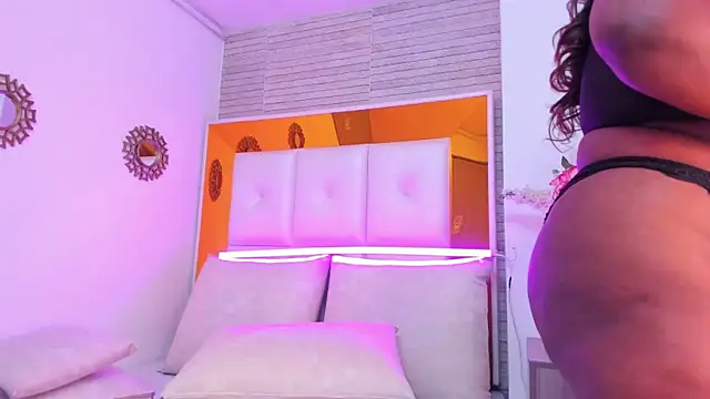 ShaniaBrownn online show from 01-16-25, 11:06