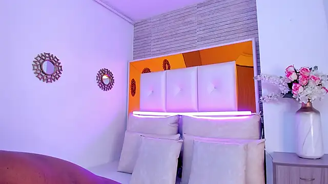 ShaniaBrownn online show from 03-12-25, 07:49