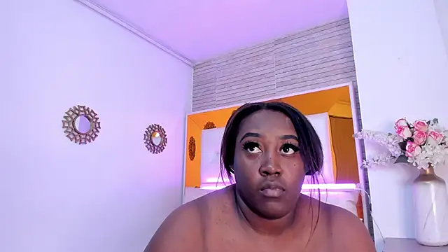 ShaniaBrownn online show from 03-18-25, 08:15