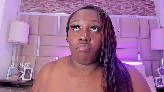 ShaniaBrownn online show from 09-13-25, 07:35