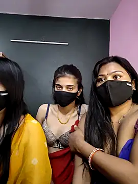 Snapshot of cutee__crazy chatting on 04-08-26, 01:44 cutee crazy online show from 04-08-26, 01:44