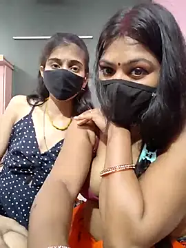 Snapshot of cutee__crazy chatting on 04-17-26, 01:47 cutee crazy online show from 04-17-26, 01:47