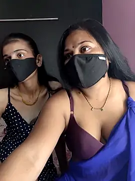 Snapshot of cutee__crazy chatting on 04-25-26, 02:03 cutee crazy online show from 04-25-26, 02:03