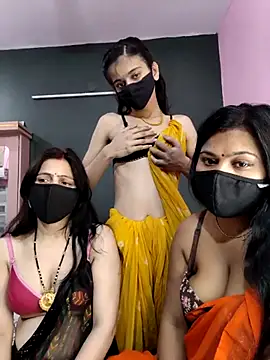 Snapshot of cutee__crazy chatting on 05-01-26, 02:21 cutee crazy online show from 05-01-26, 02:21