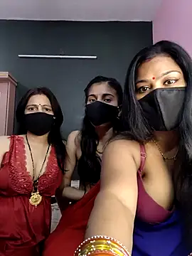 Snapshot of cutee__crazy chatting on 05-04-26, 02:35 cutee crazy online show from 05-04-26, 02:35