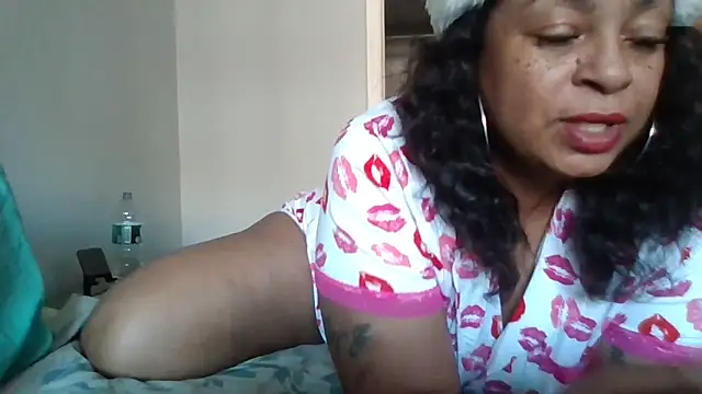 MSweetLindaParks online show from 12-07-24, 06:26