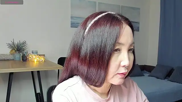 Snapshot of AvroraSakura chatting on 02-07-25, 04:24 AvroraSakura online show from 02-07-25, 04:24