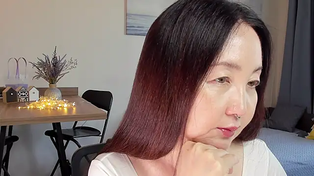 Snapshot of AvroraSakura chatting on 10-01-25, 10:21 AvroraSakura online show from 10-01-25, 10:21