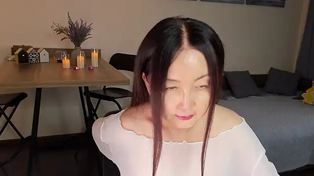 Snapshot of AvroraSakura chatting on 10-19-25, 01:56 AvroraSakura online show from 10-19-25, 01:56