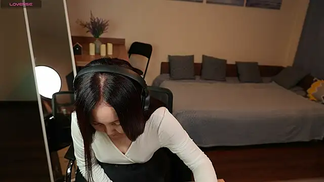 AvroraSakura online show from 11-30-25, 11:58