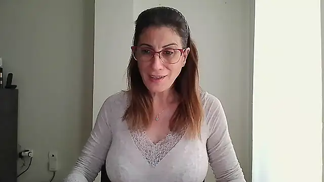 Sanada hot online show from 10-09-25, 12:25