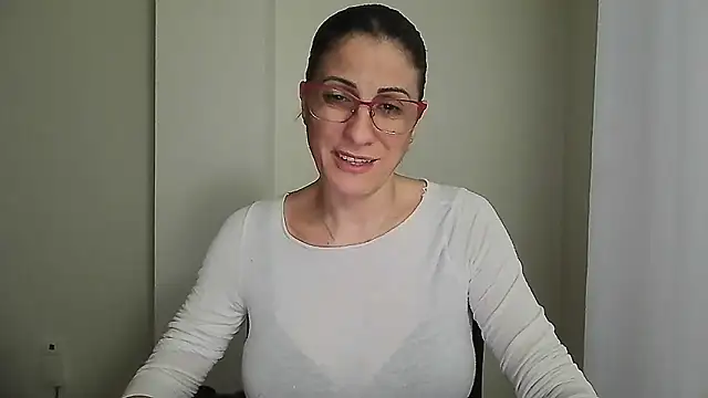Snapshot of Sanada_hot chatting on 12-18-25, 03:29 Sanada hot online show from 12-18-25, 03:29