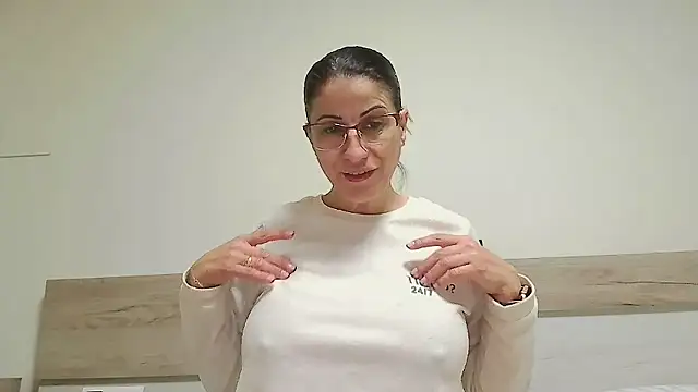 Snapshot of Sanada_hot chatting on 01-14-26, 09:37 Sanada hot online show from 01-14-26, 09:37
