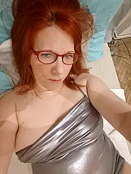 lollipop cat online show from 12-23-24, 02:17