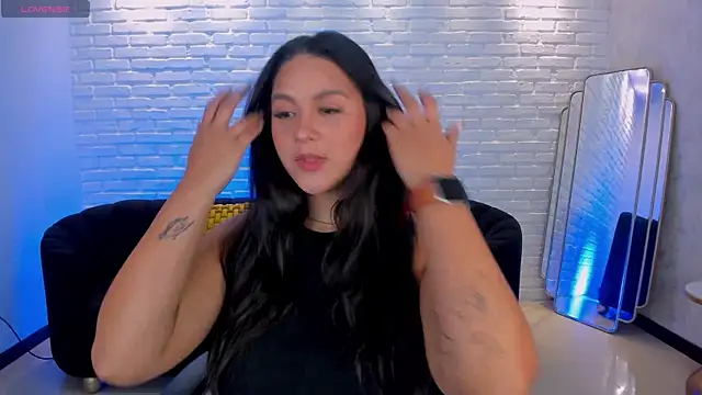 ToriCrossX online show from 03-04-25, 01:17