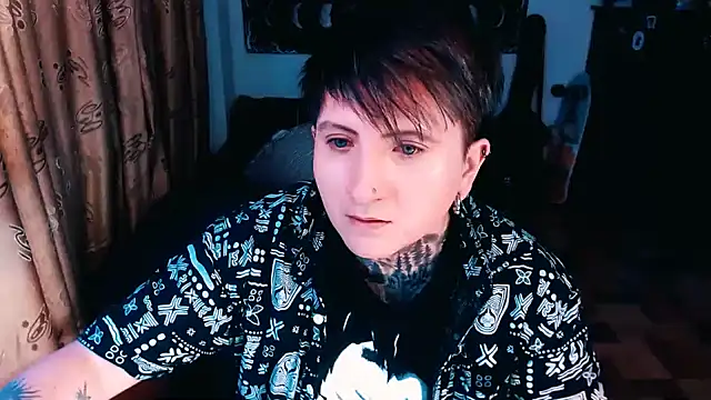 Snapshot of Marieblueeyes chatting on 10-24-25, 12:41 Marieblueeyes online show from 10-24-25, 12:41