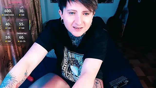 Snapshot of Marieblueeyes chatting on 10-28-25, 11:29 Marieblueeyes online show from 10-28-25, 11:29