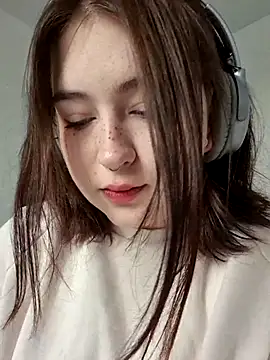 Snapshot of Yammy_Yumi chatting on 10-12-25, 06:12 Yammy Yumi online show from 10-12-25, 06:12