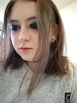 Yammy Yumi online show from 10-30-25, 04:03