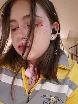 Yammy Yumi online show from 11-30-25, 11:31