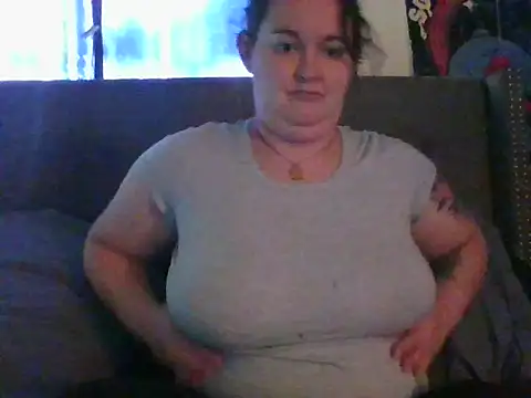 Snapshot of MilfBunny7DDD chatting on 02-27-26, 02:06 MilfBunny7DDD online show from 02-27-26, 02:06
