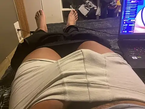 Snapshot of elvis0966 chatting on 02-05-26, 04:28 elvis0966 online show from 02-05-26, 04:28