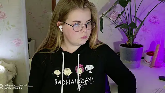 sinnamon  online show from 09-28-25, 05:18