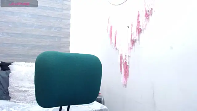 Snapshot of Tefanny_Arias chatting on 10-16-25, 12:33 Tefanny Arias online show from 10-16-25, 12:33