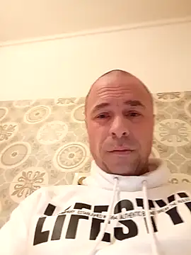 Snapshot of Nowy111 chatting on 03-17-26, 12:26 Nowy111 online show from 03-17-26, 12:26