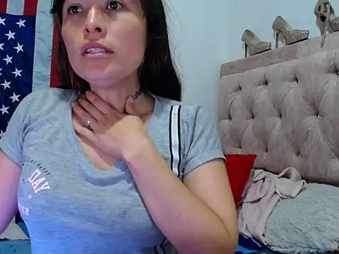 Alexandrasaenz online show from 06-12-26, 09:03