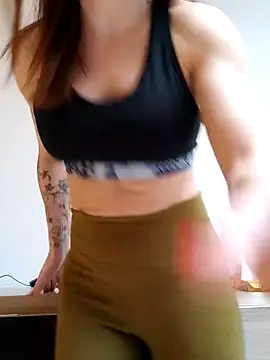 Snapshot of clara-francaise chatting on 03-11-25, 02:40 clara-francaise online show from 03-11-25, 02:40