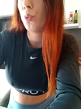 clara-francaise online show from 06-10-26, 01:43