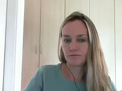 Snapshot of Annylove1 chatting on 12-27-24, 02:22 Annylove1 online show from 12-27-24, 02:22