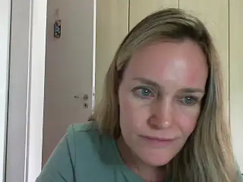 Snapshot of Annylove1 chatting on 12-28-24, 12:26 Annylove1 online show from 12-28-24, 12:26