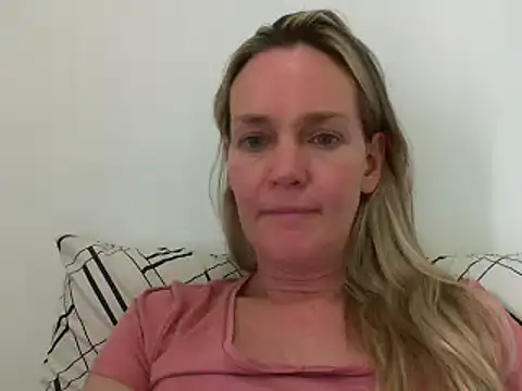 Snapshot of Annylove1 chatting on 01-02-25, 06:01 Annylove1 online show from 01-02-25, 06:01
