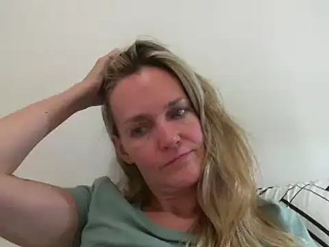 Snapshot of Annylove1 chatting on 01-03-25, 09:05 Annylove1 online show from 01-03-25, 09:05