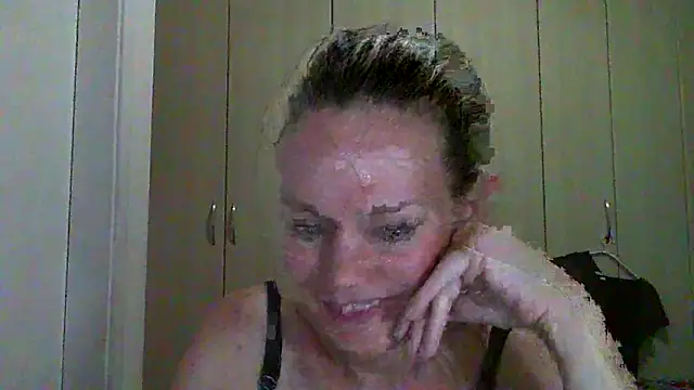 Snapshot of Annylove1 chatting on 01-14-25, 12:33 Annylove1 online show from 01-14-25, 12:33