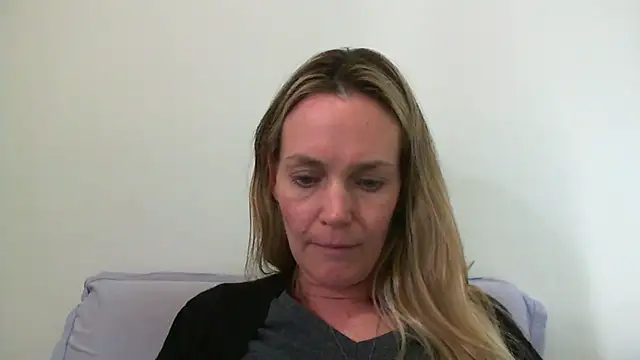 Snapshot of Annylove1 chatting on 01-14-25, 06:07 Annylove1 online show from 01-14-25, 06:07