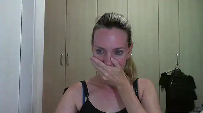 Snapshot of Annylove1 chatting on 01-15-25, 12:30 Annylove1 online show from 01-15-25, 12:30