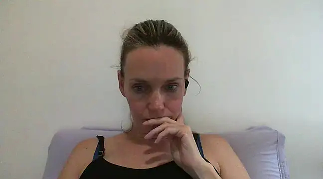 Snapshot of Annylove1 chatting on 01-17-25, 12:10 Annylove1 online show from 01-17-25, 12:10