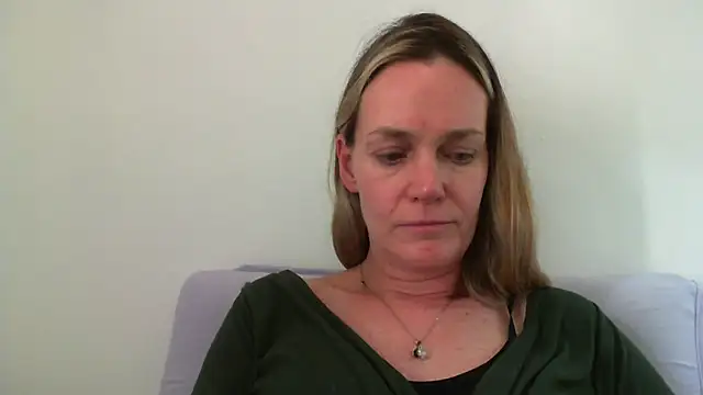 Snapshot of Annylove1 chatting on 01-21-25, 06:12 Annylove1 online show from 01-21-25, 06:12
