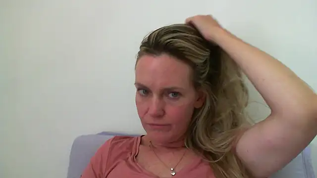 Snapshot of Annylove1 chatting on 01-22-25, 02:56 Annylove1 online show from 01-22-25, 02:56