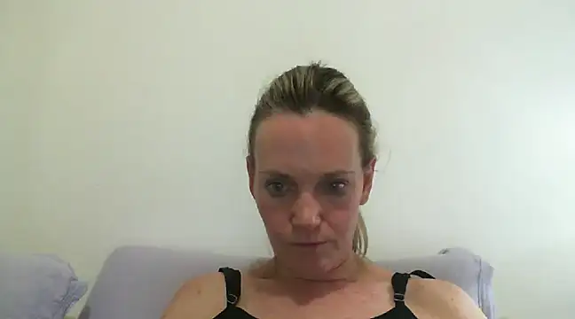 Snapshot of Annylove1 chatting on 01-26-25, 12:58 Annylove1 online show from 01-26-25, 12:58