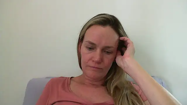 Snapshot of Annylove1 chatting on 01-27-25, 05:15 Annylove1 online show from 01-27-25, 05:15