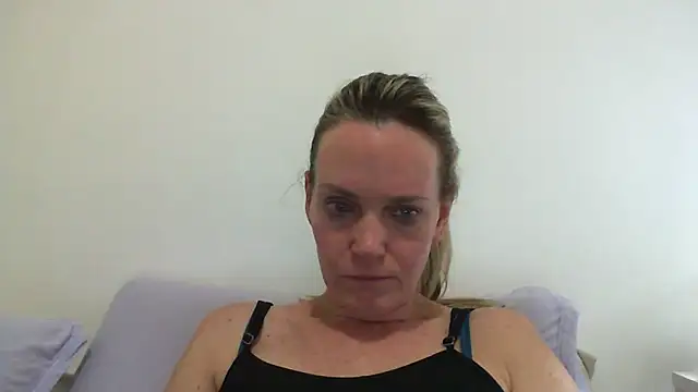 Snapshot of Annylove1 chatting on 01-30-25, 12:18 Annylove1 online show from 01-30-25, 12:18